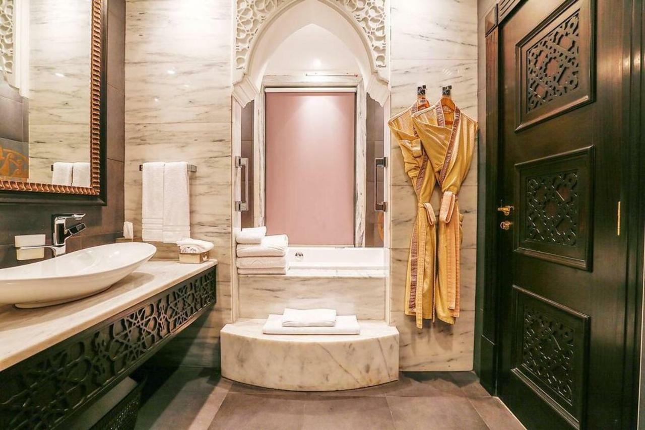 Zabeel Saray Royal Residences Lagoon Villa Дубай Экстерьер фото